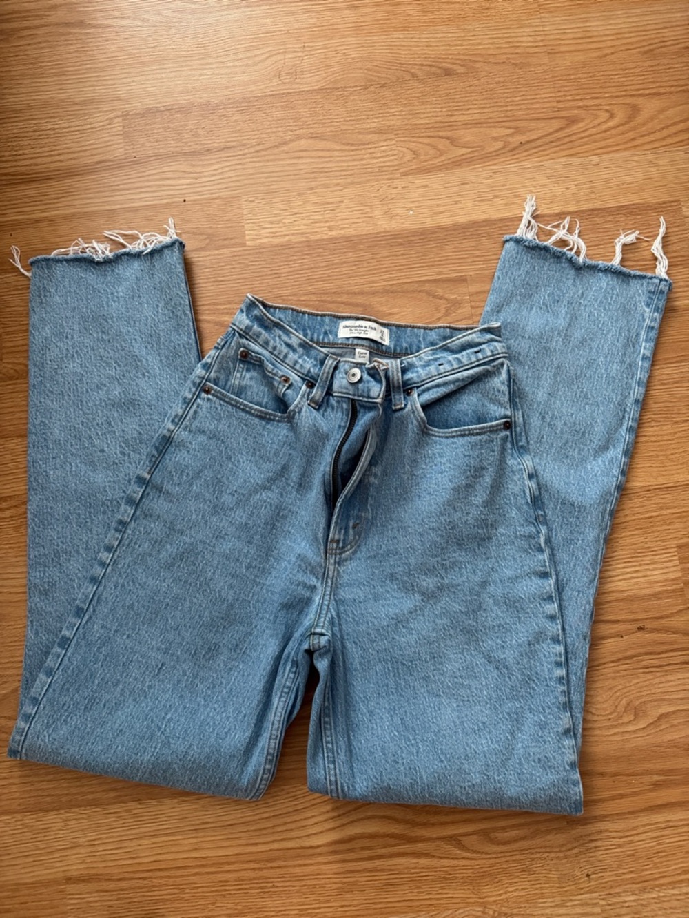 Abercrombie 90s Straight Ultra High Rise jeans